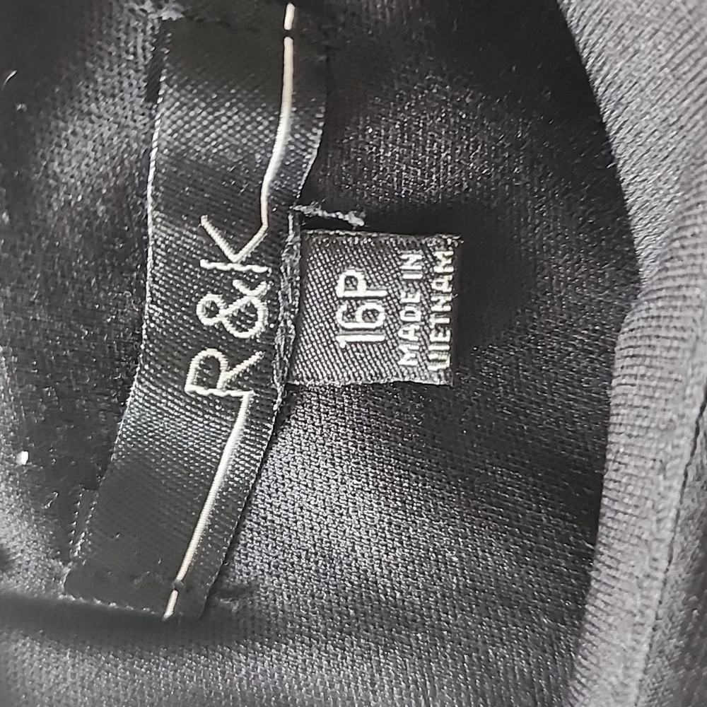 R & K PETITE woman's  dress. - Picture 9 of 11